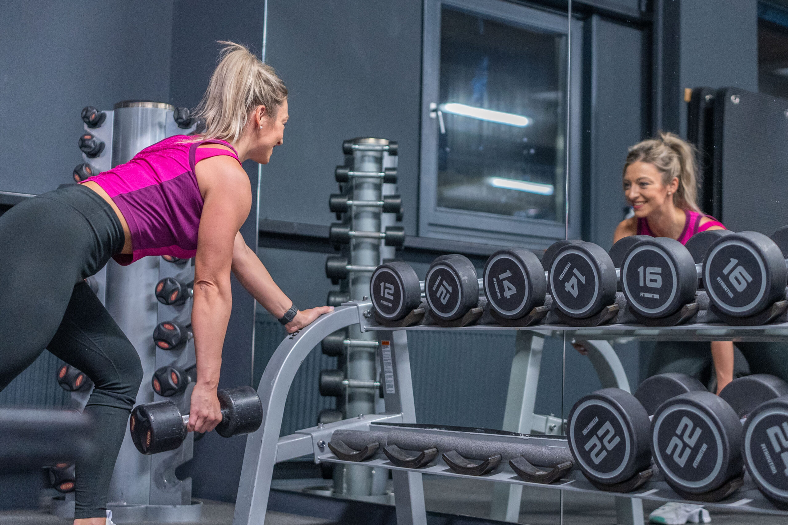 Training im Fitnessstudio, Muskelaufbau, Steigerung des Wohlbefindens